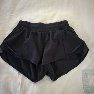 Lulu hotty hot shorts. Size 6. 2.5 length. Very good condition